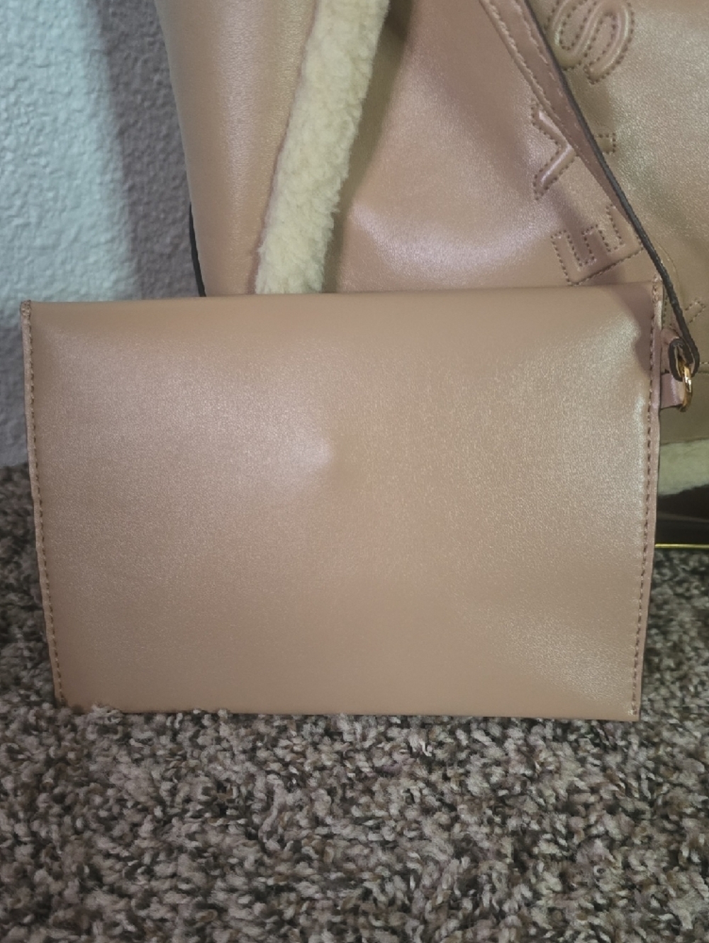 Stella McCartney Tan/Beige Faux Fur Shearling Sherpa Trim Tote W/ Pouch - Picture 8 of 16